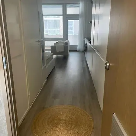 Yksioe Loistavalla Sijainnilla Sekae Yhteyksillae Appartamento *