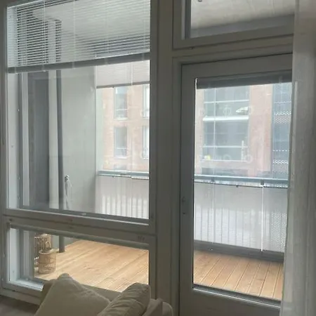 Yksioe Loistavalla Sijainnilla Sekae Yhteyksillae Appartamento Vantaa